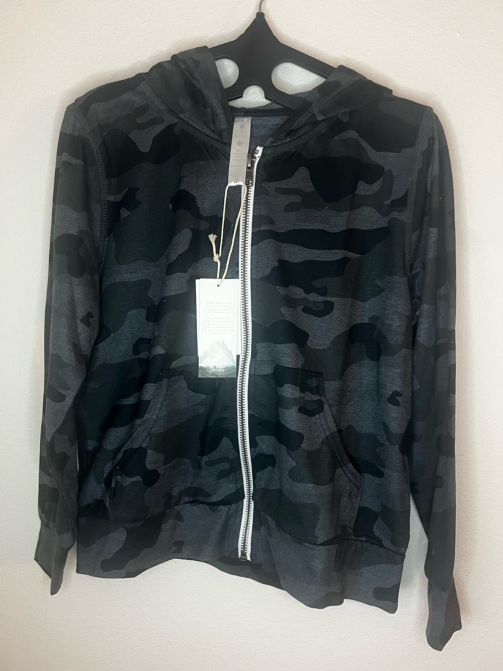 NWT Fornia Kids Camo Zip Up Hoodie Medium 10 Black Gray Athleisure Jacket